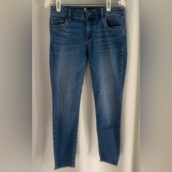 Kut From the Kloth Women's Donna Ankle Skinny Blue Jeans w/Frayed Hem; Size 6 - Picture 3 of 10
